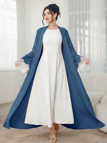 Al Najma 女士条纹蕾丝边优雅时尚睡袍，适合度假穿着 - 寶藍色 - 查看 7