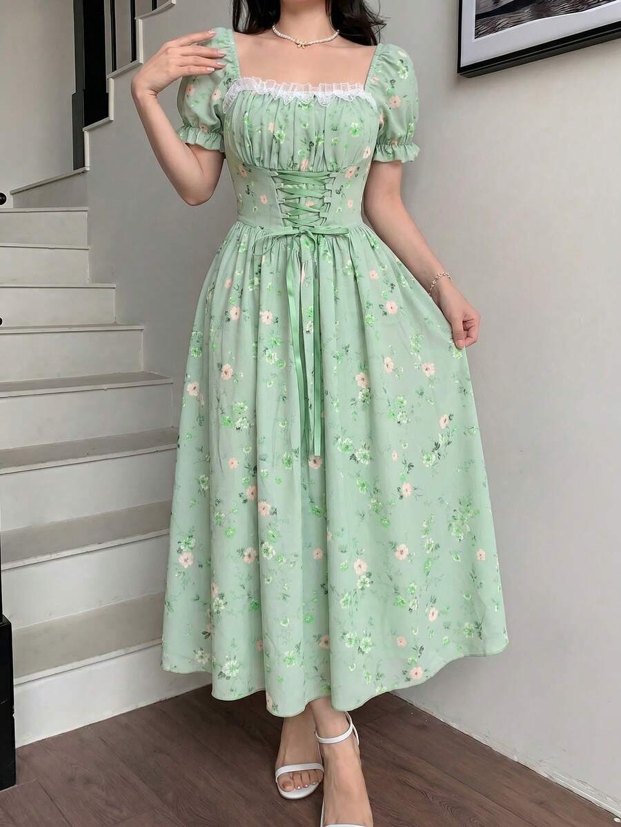 SHEIN PETITE Đầm màu hồng lãng mạn phối hoa, cổ áo xếp nếp, tay áo cánh hoa, thắt eo, kiểu Pháp thanh lịch, thích hợp cho kỳ nghỉ. - màu xanh lá - Xem 1