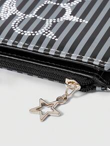 ROMWE Goth 1 pieza Billetera de uñas con puño gótico Y2K, bolso de mano con cremallera de PU a rayas, bolsa de cambio con cremallera de diseño creativo con patrón de estrella de cinco puntas y diamantes de imitación, bolsa de tarjetas de moda casual - Tachuelas a rayas - Ver 5