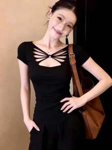 Feyla Áo thun tay ngắn màu đen ôm sát, co giãn, kiểu dáng mới, họa tiết bướm rỗng, gợi cảm. - màu đen - Xem 3