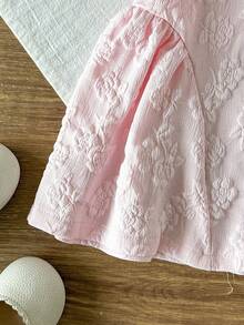 SHEIN Bộ đồ mùa hè dễ thương cho bé gái, gồm váy và mũ beret kẻ caro in hoa cúc màu xanh dương, kiểu dáng thời trang, phù hợp cho bé mặc đi chơi hàng ngày. - Hồng - Xem 4
