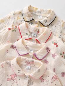 SHEIN 女嬰隨機 1 套睡衣套裝，經典領口設計，對比飾邊，花朵、熊、蝴蝶結、草莓、兔子趣味印花，驚喜盲盒隨機款 - 彩色 - 查看 5