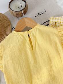 SHEIN Young Girls' Vacation Casual Halter Neck Sleeveless Fitted Solid Color Tank Top And Elastic Waist Ditsy Floral Ruffle Skirt Set, Summer - Yellow - View 5
