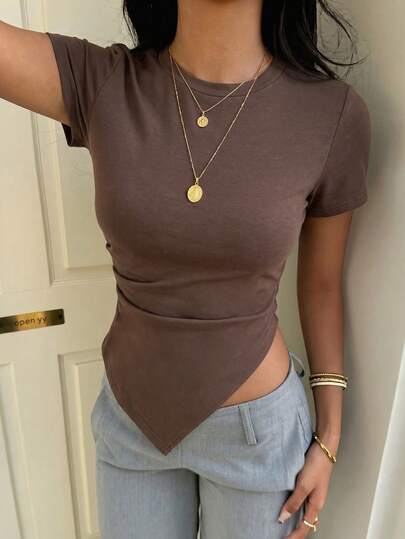Firerie Dam Casual Mångsidig Brun T-shirt, Sommar T-shirt, Rund Hals T-shirt, Midja Spänd Asymmetrisk T-shirt, Sommartopp