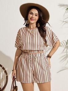 SHEIN LUNE 大码女式条纹圆领上衣和短裤休闲日常穿搭 - 彩色 - 查看 5