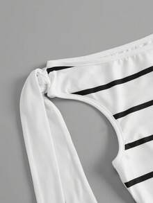 GlowEve CURVE Femmes grande taille Top d'été décontracté en tricot rayé avec nœud à l'épaule asymétrique, convient pour un port quotidien - Noir et Blanc - Voir 3