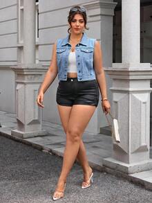 SHEIN Essnce Plus Size Women Casual Single-Breasted Denim Vest Jacket - Light Wash - View 5