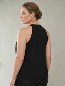 MOTF PREMIUM TOP SIN MANGAS NEGRO DE DISEÑO MINIMALISTA CON CUELLO ENTALLADO PARA MUJER TALLA GRANDE - Negro - Ver 2