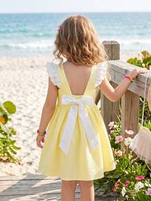 Emery Rose Kids Emery Rose Kids Gaun Rajut Anak Perempuan Motif Garis-garis Blok Warna dengan Kerah Persegi dan Hem Bergelombang - Kuning - View 2