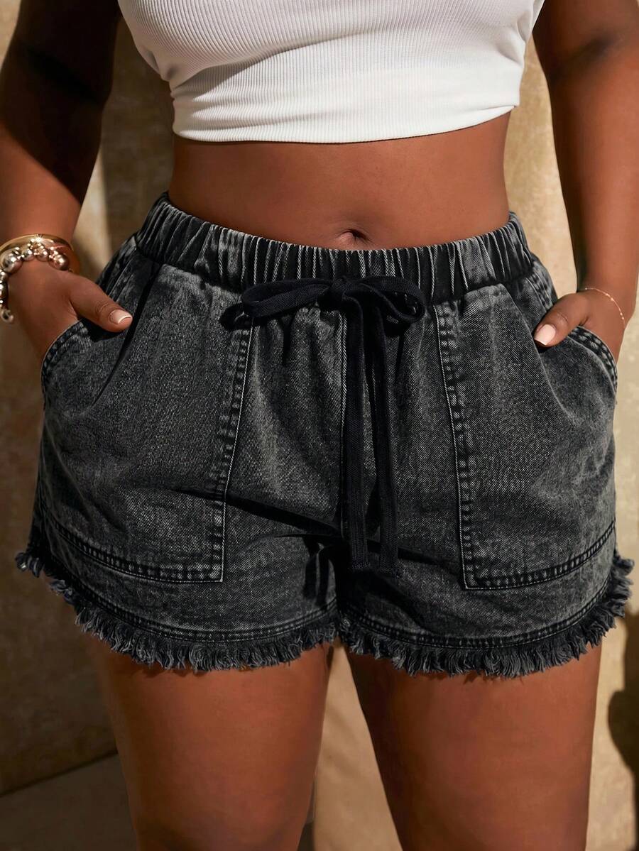SHEIN SXY Quần short tua rua cạp chun cổ điển mới giặt tay cho nữ cỡ lớn, phù hợp mặc hàng ngày, lễ hội âm nhạc, hòa nhạc, tiệc hóa trang, kỳ nghỉ bãi biển, đêm hẹn hò, sinh nhật, tiệc độc thân, câu lạc bộ, dễ thương, thường ngày, mua sắm, thời trang đường phố, đi chơi - màu đen - Xem 1