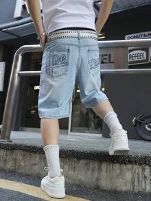Manfinity EMRG 大尺碼男士淺藍色刺繡牛仔短褲，寬鬆版型街頭風冒險夏季休閒度假款 - 淺色水洗藍 - 查看 7