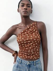 Lumivelle Top femme d'été marron à pois, coupe asymétrique, design asymétrique, épaule unique avec nœud, plissé, tenue printemps/été pour Pâques et festival de musique, top de soirée, robe de plage, tenue de vacances d'été, top marron décontracté pour vacances, plage, croisière, voyage, romantique, à la mode, polyvalent, confortable, style bohème, tenue de plage, minimaliste pour le quotidien, style campagnard, essentiel, motif à pois, tenue décontractée de vacances - Tabac - Voir 1