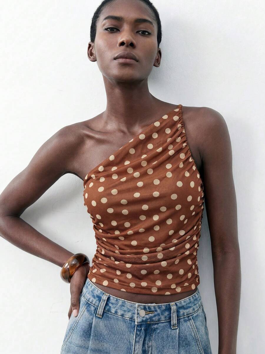 Lumivelle Top femme d'été marron à pois, coupe asymétrique, design asymétrique, épaule unique avec nœud, plissé, tenue printemps/été pour Pâques et festival de musique, top de soirée, robe de plage, tenue de vacances d'été, top marron décontracté pour vacances, plage, croisière, voyage, romantique, à la mode, polyvalent, confortable, style bohème, tenue de plage, minimaliste pour le quotidien, style campagnard, essentiel, motif à pois, tenue décontractée de vacances - Tabac - Voir 1