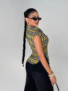 SHEIN x Luisa Sonza SHEIN SXY Áo sơ mi nữ dáng ôm, cài cúc đơn, họa tiết kẻ caro, tay ngắn. - Nhiều màu - Xem 3