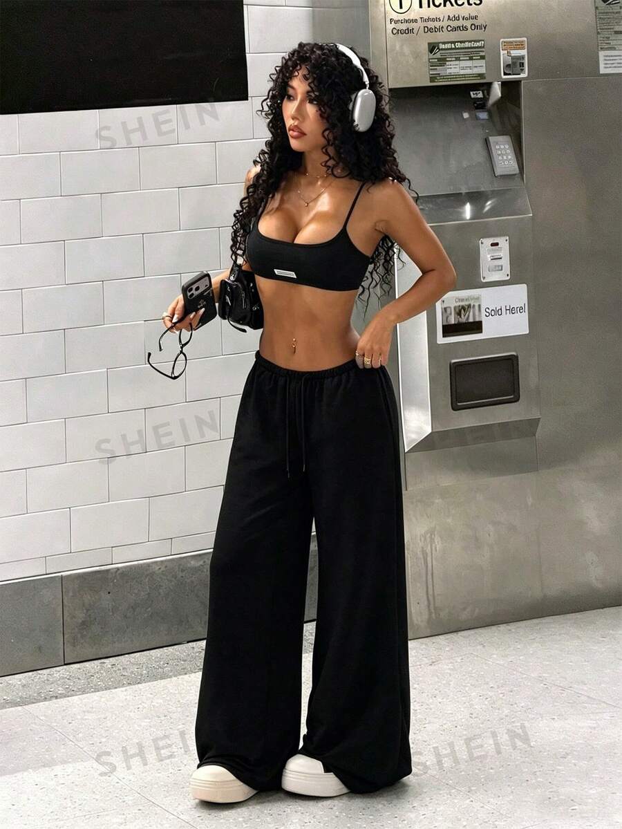 StreetHx Streetwear Women Summer Crop Top & Straight Leg Sweatpants 2 Pieces Set - Black - View 1