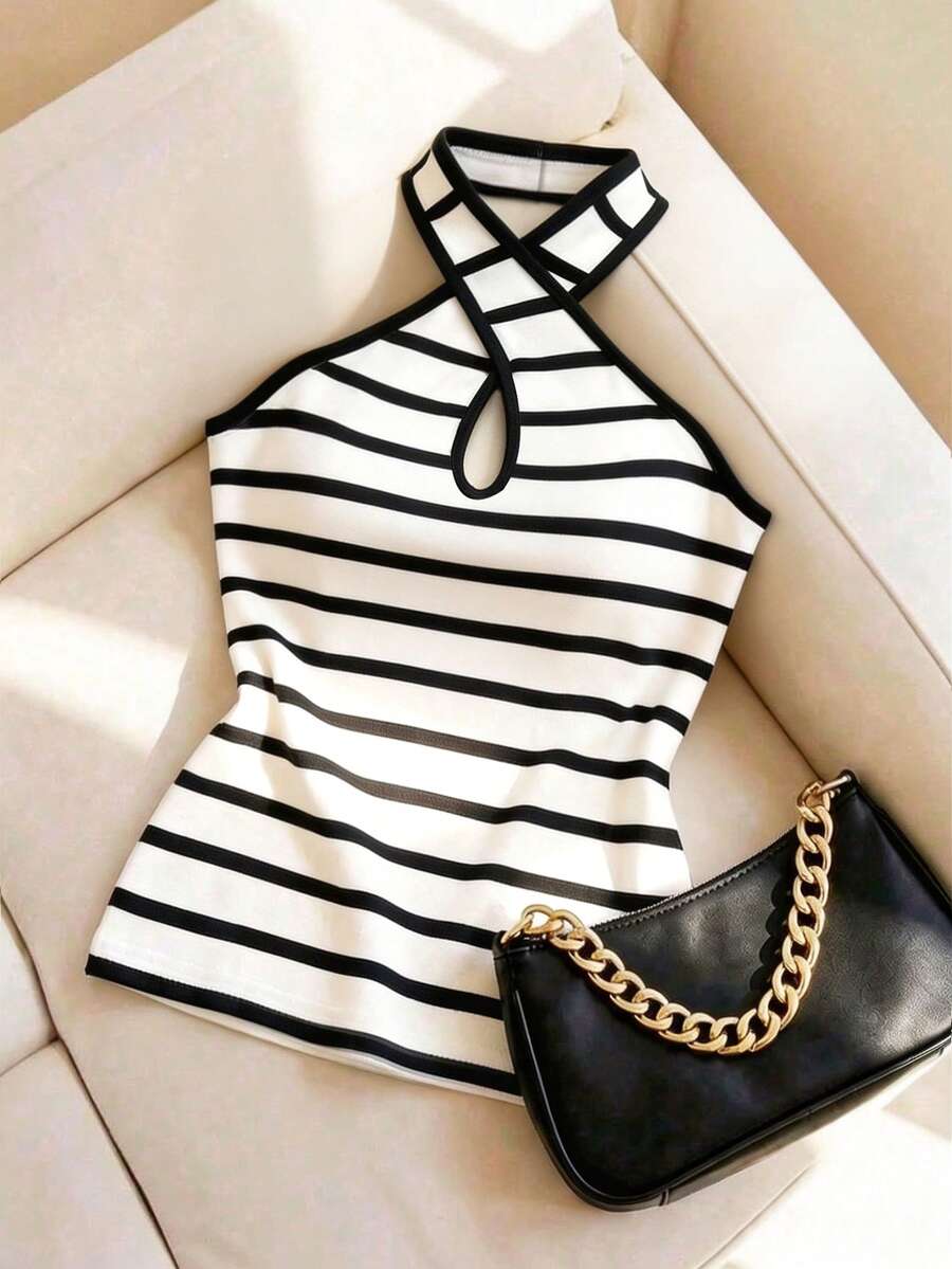 SHEIN Franclia Áo thun nữ mùa hè, kiểu dáng thường ngày, họa tiết sọc tương phản, cổ yếm chéo. - Đen và trắng - Xem 1