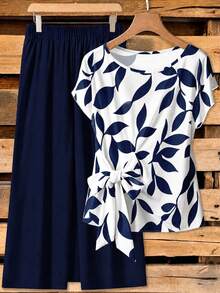 SHEIN Clasi Plus Size Vacation Casual Floral Print Top And Solid Color Pants 2-Piece Set Brunch Navy Floral Summer - Multicolor - View 1