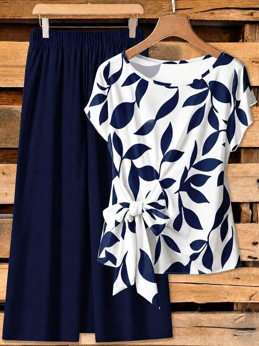 SHEIN Clasi Plus Size Vacation Casual Floral Print Top And Solid Color Pants 2-Piece Set Brunch Navy Floral Summer - Multicolor - View 1