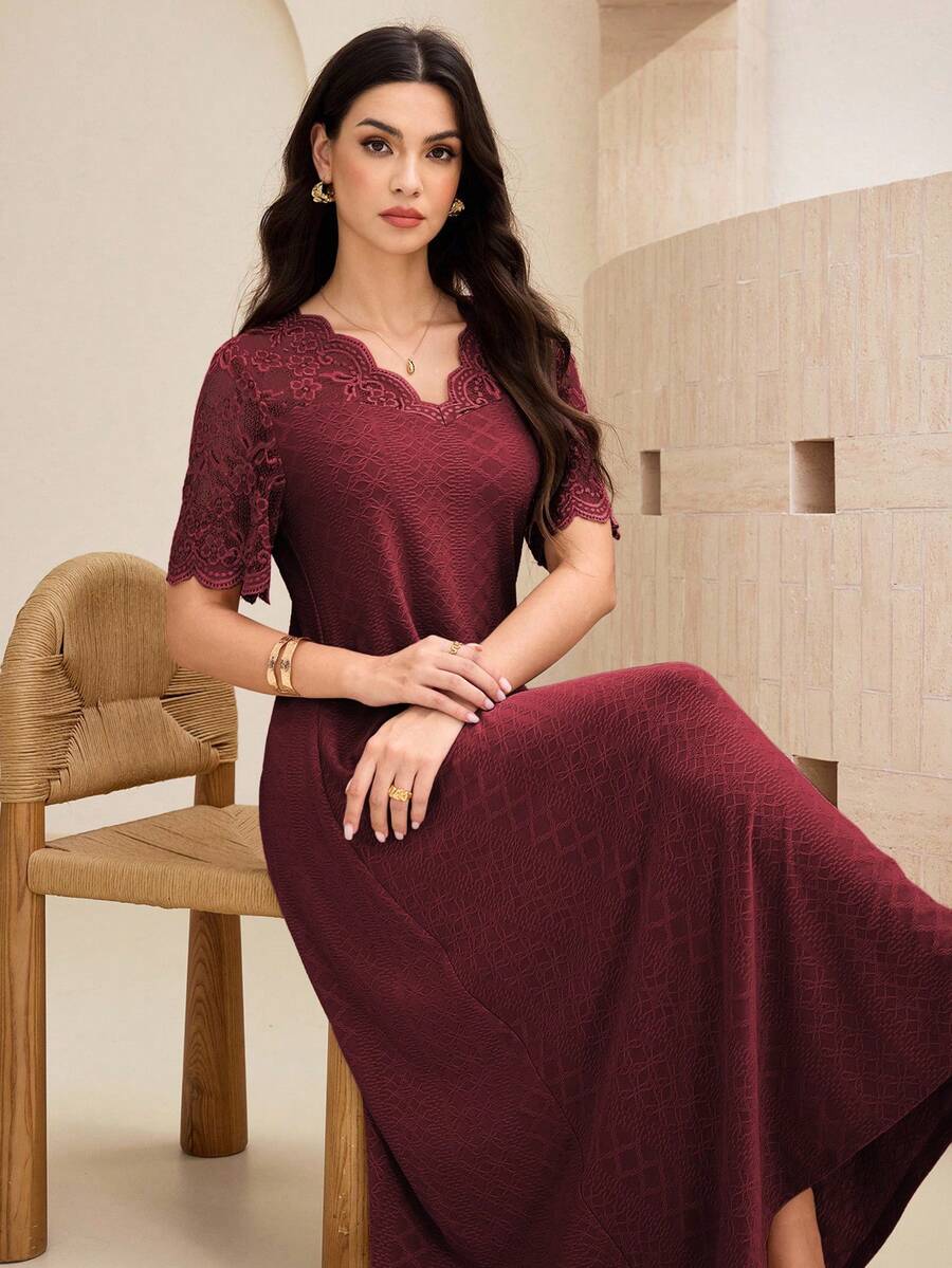 SHEIN Lacomfia 女士V领撞色蕾丝纹理针织中长连衣裙 - 酒紅色 - 查看 1