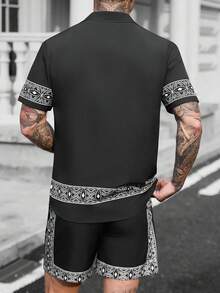 Manfinity Homme 男士休閒成熟圖案印花鈕扣前開短袖襯衫與彈性腰短褲套裝，度假風 - 黑與白 - 查看 2