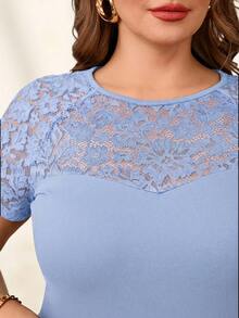 Reflora Plus Size Elegant Round Neck Contrast Lace T-Shirt - Baby Blue - View 4