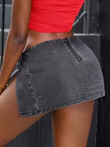 Jeanoix Chân váy mini denim xẻ tà, cạp thấp, gợi cảm, phong cách Y2K dành cho nữ. - màu đen - Xem 2