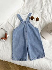 SHEIN Playful Pals 2件組 幼童男童淺藍色丹寧拼接圓領短袖T恤與吊帶短褲套裝 寬鬆休閒復古風 夏季度假穿搭 - 藍色 - 查看 3