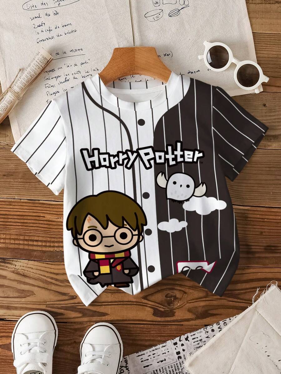 HARRY POTTER X SHEIN Áo thun mùa hè tay ngắn cổ tròn kẻ sọc dễ thương cho bé trai, in toàn bộ. - trắng - Xem 1