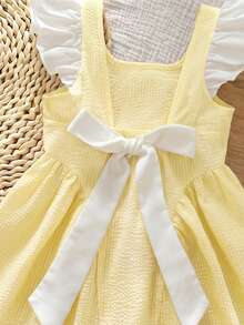 Emery Rose Kids Emery Rose Kids Gaun Rajut Anak Perempuan Motif Garis-garis Blok Warna dengan Kerah Persegi dan Hem Bergelombang - Kuning - View 11