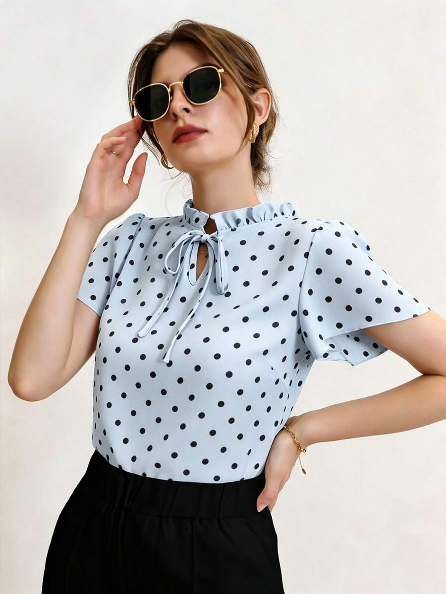 Modelyn Blusa elegante de manga corta con volantes y estampado de lunares con lazo delantero para mujer - Multicolor - Ver 1