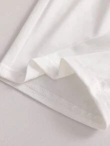 SHEIN 两件套男童纹理面料Polo衫和裤子套装。撞色滚边Polo领增添层次感，做工精良，简约时尚的新设计，展现男孩个性，适合日常休闲和上学穿着，适合4-7岁儿童夏季度假、旅行、休闲、日光浴等场合。 - 綠色 - 查看 7