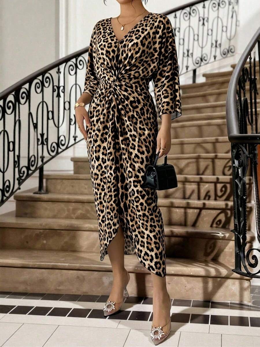 SHEIN Lady 大码V领七分袖系腰时尚夏季豹纹连衣裙 豹纹连衣裙 猎豹纹连衣裙 动物纹连衣裙 女装 - 彩色 - 查看 1