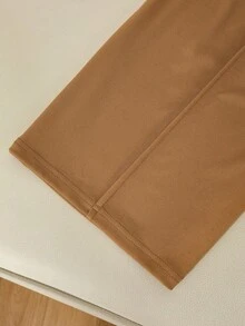 GlowEve CURVE 大尺碼夏季休閒通勤對比飾邊鈕扣裝飾短袖上衣與長褲兩件套 - 卡其色 - 查看 4