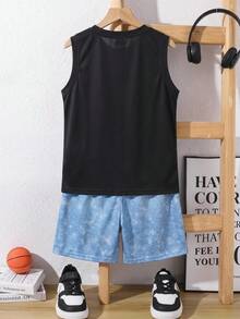 2件套男童休闲街头宽松运动数字火焰印花背心和扎染短裤套装，适合通勤、上学、日常休闲穿着、运动、春夏穿着。 - 藍色 - 查看 5