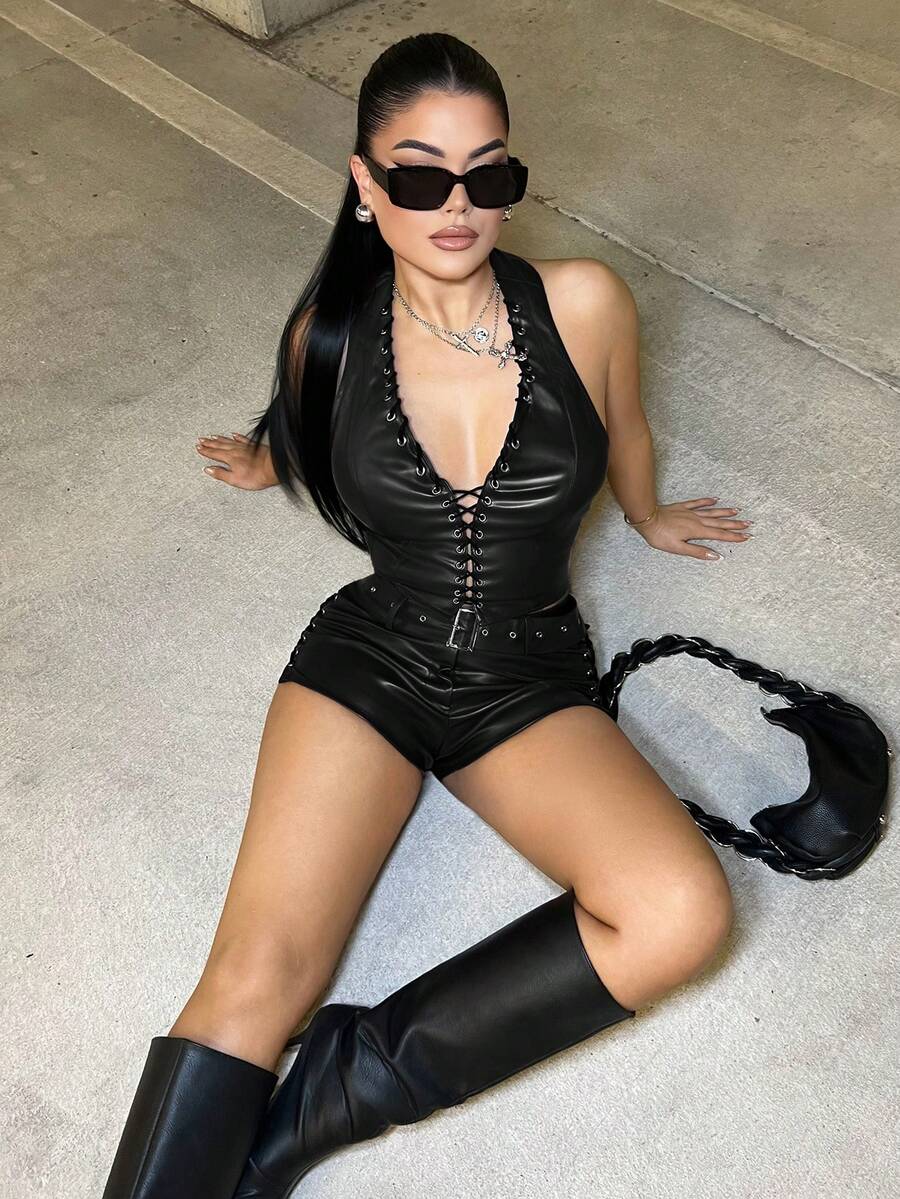 Dayanna Comas 女款酒紅色深V領綁帶短版上衣搭配側綁帶超短褲 2件套 黑色夏季 - 黑色 - 查看 1