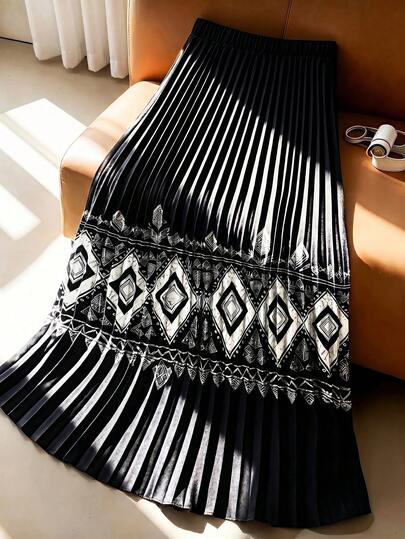 GlowEve CURVE Plus Size Women Geometric Print Casual Pleated Skirt