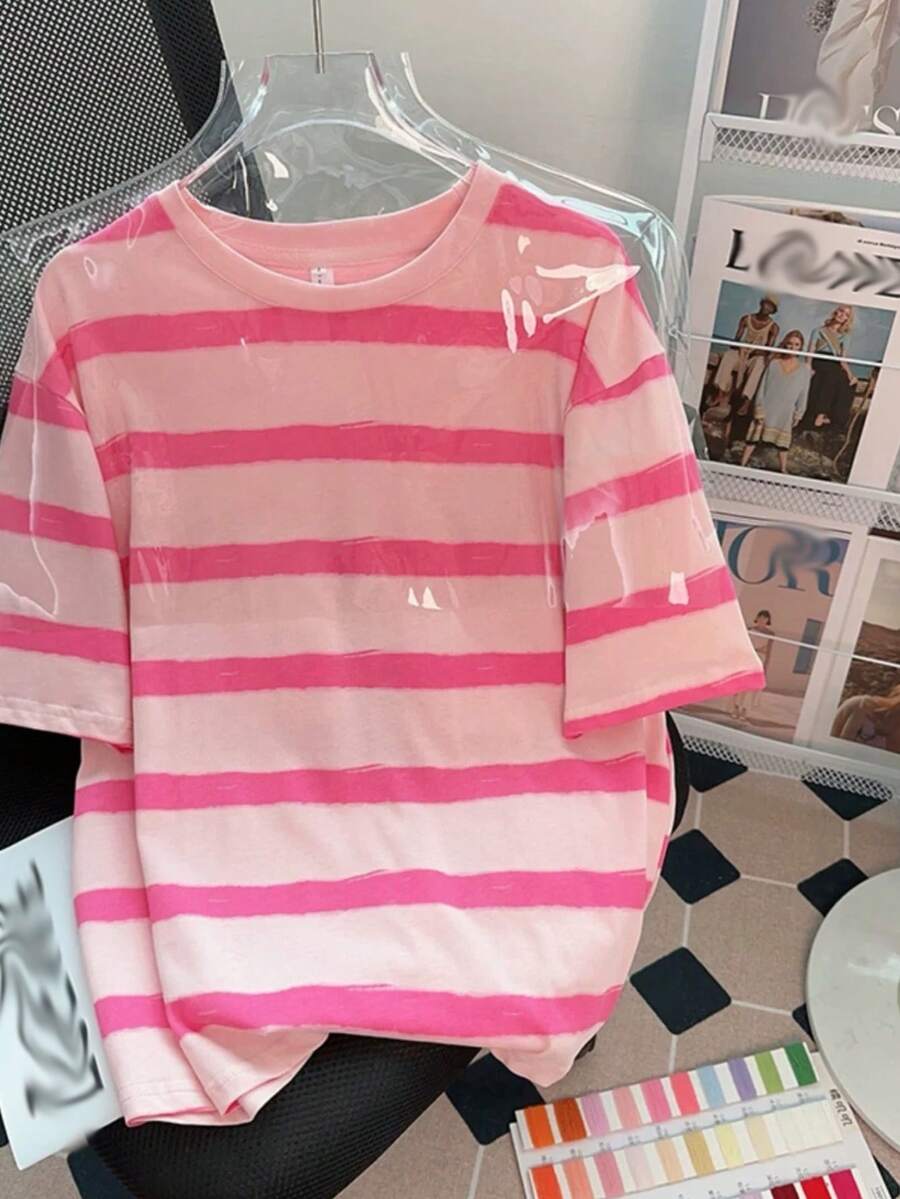 SHEIN Essnce 女款休閒條紋印花圓領寬鬆短袖T恤,適合夏季 - 彩色 - 查看 1