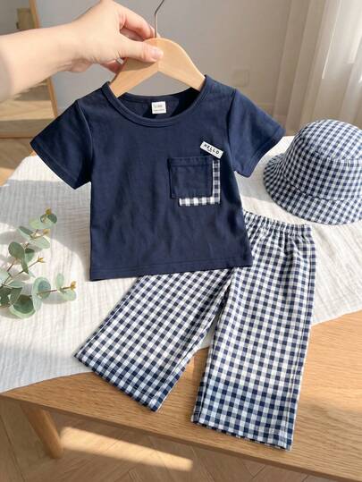 SHEIN Vintaside Kids Bộ đồ 2 món cho bé trai, gồm áo ngắn tay và quần kẻ caro dễ thương, thích hợp cho mùa hè, mặc thường ngày và đi du lịch.