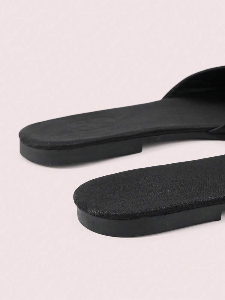 CUCCOO DOLLMOD Women Shoes Black Satin Satin Fashion Bow Element Resort Beach Flats Sandals