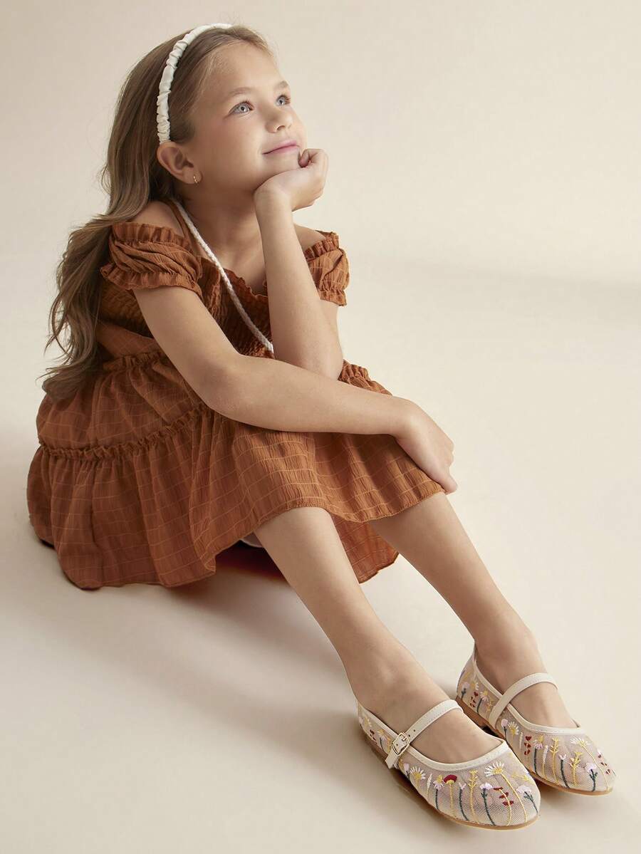 Mini mi Girl's Floral Embroidery Buckle Design Fashion Loafers - Apricot - View 1