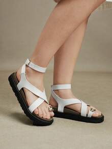 Solecia Conjunto de sandalias de plataforma con hebilla metálica en los dedos, sandalias de plataforma tipo muffin, de moda y versátiles, zapatos de plataforma con correa trasera - Blanco - Ver 9