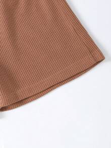 SHEIN Genkimix Kids 2pcs/Set Young Boys Summer Waffle Stripe Round Neck Short Sleeve T-Shirt And Shorts Set - Brown - View 7