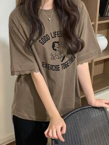 DAZY 女款圓領圖案印花蕾絲飾邊短袖T恤，春夏寬鬆版型 - 鏽棕色 - 查看 5