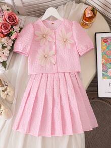 SHEIN Elladie kids 女童两件套：休闲优雅的黄色提花针织上衣，饰有珍珠纽扣，搭配白色亮面提花百褶裙，适合外出穿着。 - 粉色 - 查看 4