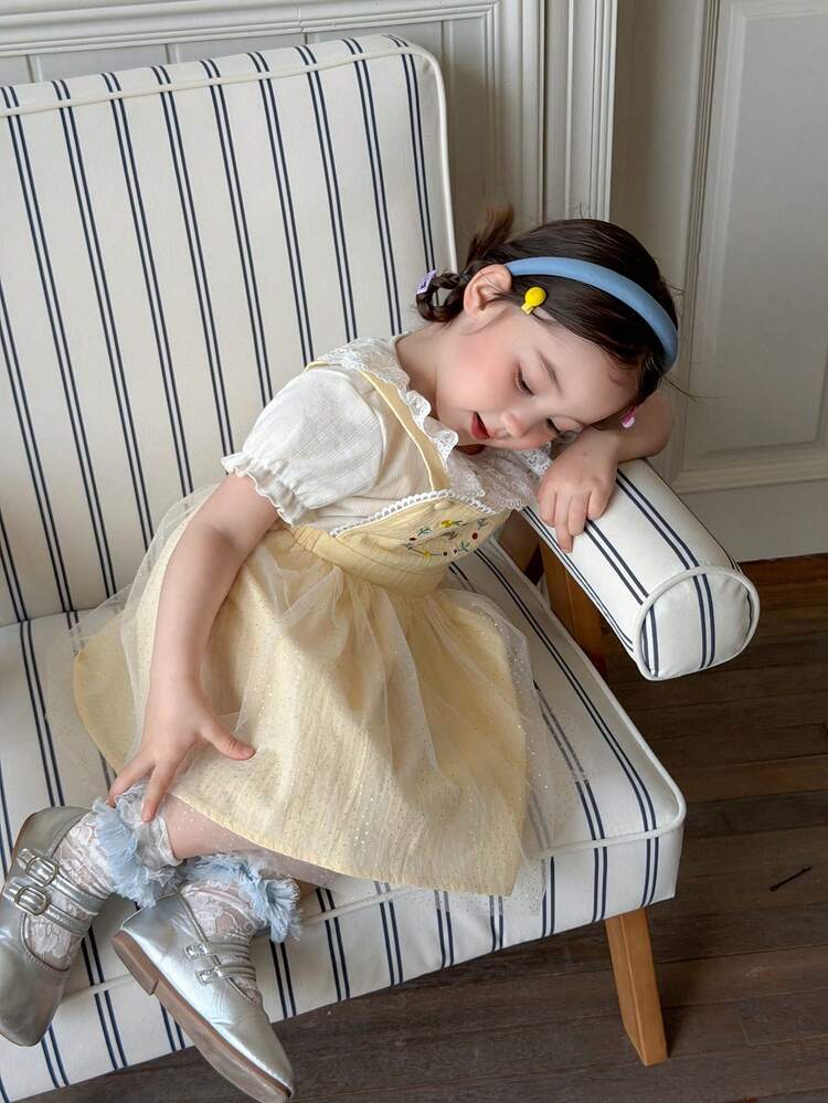 Infant/Toddler Girls' Ruffle Lace Short Sleeve T-Shirt And Fresh Floral Embroidered Suspender Dress 2-Piece Set