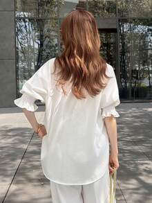 FRIFUL Women's Textured Minimalist Elegant Elastic Ruffle Cuff Round Neck T-Shirt, Suitable For Dates - White - View 4