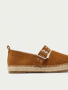Nöista Une sandale plate de style espadrille beige, avec une bride à boucle marquante et une semelle enveloppée de jute pour un look décontracté et estival. - Kaki - Voir 4