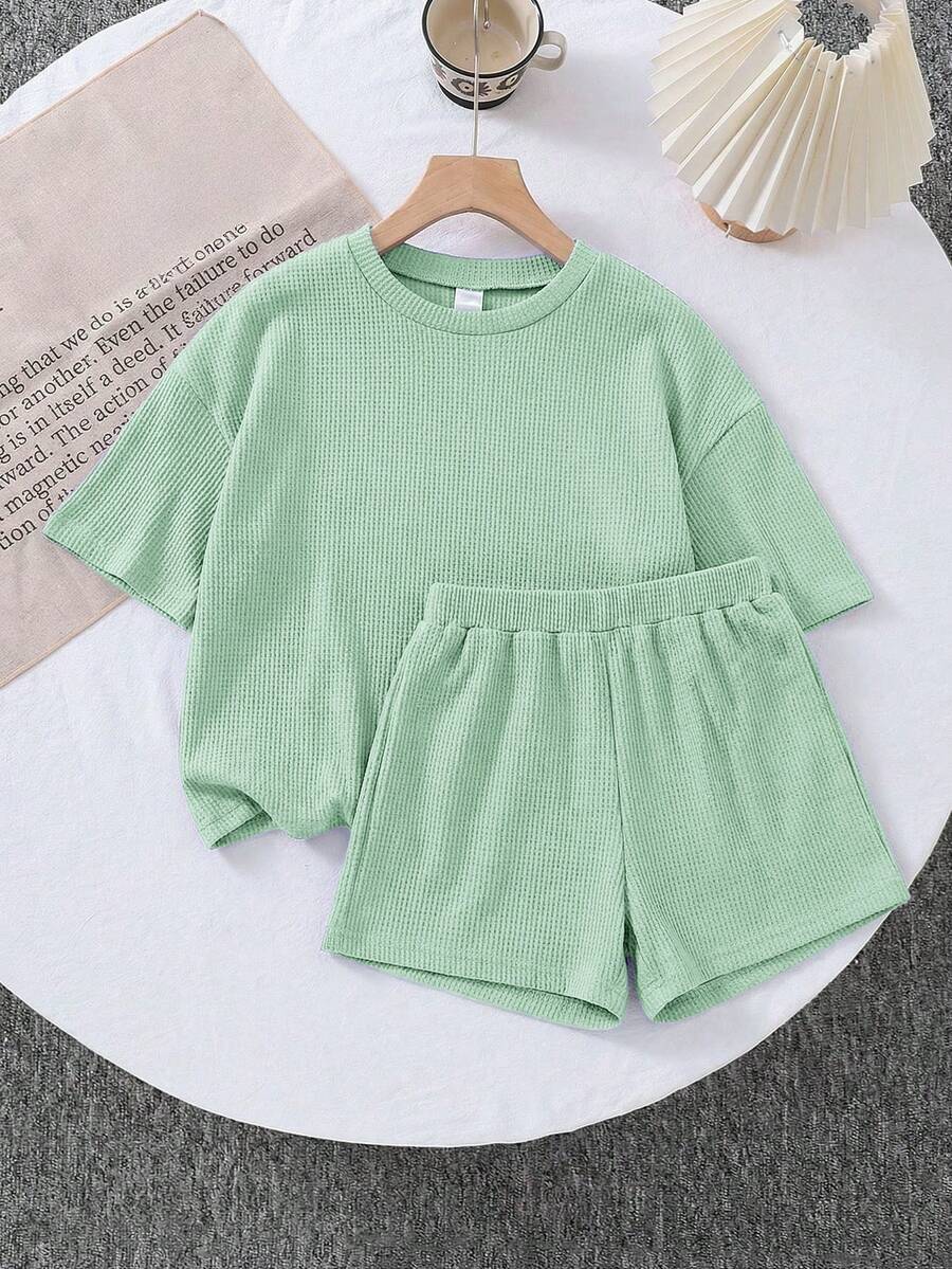 SHEIN LMoss Kids 两件套女童针织纯色圆领宽松T恤和修身短裤套装 - 綠色 - 查看 1