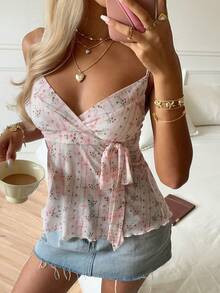 CovetEZ Áo tank top nữ màu hồng in họa tiết buộc dây phong cách thường ngày, áo camisole nữ in hoa cổ V dây quai mảnh không tay mặc đi biển mùa hè, áo camisole quấn hoa thanh lịch cho nữ, áo blouse không tay cổ V buộc bên hông thời trang mùa hè, áo cami nữ in hoa cổ V dây quai mảnh điều chỉnh được chi tiết quấn buộc, áo babydoll dễ thương, áo blouse nữ cho mùa hè nóng - Hồng - Xem 3