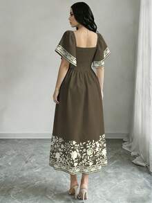 Modelyn Đầm ngắn tay cổ vuông in hoa, đầm midi mùa hè thắt eo, đầm màu vàng nhạt họa tiết hoa. - Nhiều màu - Xem 2
